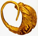Gold von Troja, Schatz des Priamos - Ohrring in Form eines Halbmondes