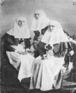 Russischer Fotograf - Kaiserin Alexandra Fjodorowna von Russland mit Großfürstinnen Olga Nikolajewna von Russland und Tatjana Nikolajewna von Russland