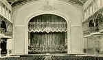 Russischer Fotograf - Innenansicht des Theaters im Volkshaus Kaiser Nikolaus' II. in Sankt Petersburg