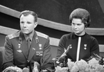 Unbekannter Fotograf - Die Kosmonauten Juri Gagarin und Walentina Tereschkowa