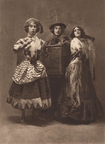Unbekannter Fotograf - Bronislava Nijinska, Kobelew und Ljudmila Schollar im Ballett Petruschka von I. Strawinski