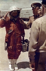Unbekannter Fotograf - Walentina Tereschkowa auf dem Weltraumbahnhof Baiqongyr am 16. Juni 1963