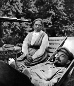 Unbekannter Fotograf - Wladimir Lenin und Nadeschda Krupskaja in Gorki