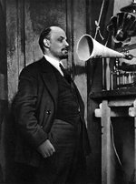 Unbekannter Fotograf - Wladimir Lenin bei der Tonaufnahme im Kreml