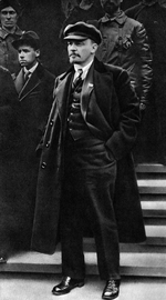 Unbekannter Fotograf - Wladimir Lenin auf dem Roten Platz am 1. Mai 1919