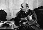 Unbekannter Fotograf - Wladimir Lenin in seiner Wohnung im Kreml. Herbst 1920