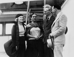 Unbekannter Fotograf - Leo Trotzki mit Frau Natalia Sedowa und Frida Kahlo