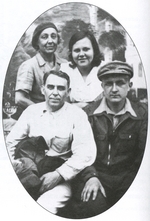 Unbekannter Fotograf - Marina Zwetajewa, Lidia Libedinskaja, Alexei Krutschonych und Sergei Efron. Kuskowo