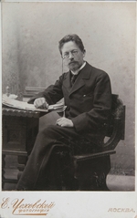 Fotoatelier E. Tschechowskoi - Porträt von Schriftsteller Anton Tschechow (1860–1904)