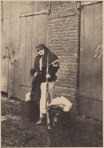 Unbekannter Fotograf - Nadeschda Teffi (1872-1952) als Krankenschwester während des Ersten Weltkrieges
