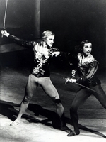 Unbekannter Fotograf - Alexander Godunow im Ballett Liebe für Liebe von T. Chrennikow