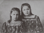 Unbekannter Fotograf - Marina Zwetajewa mit Schwester Anastasia
