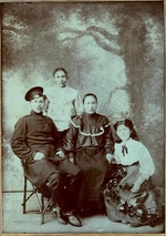 Unbekannter Fotograf - Kossaken-Familie