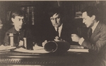 Unbekannter Fotograf - Nikolai Suetin, Kasimir Malewitsch und Ilja Tschaschnik