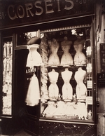 Atget, Eugène - Korsette. Boulevard de Strasbourg