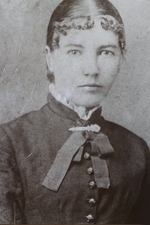 Unbekannter Fotograf - Laura Ingalls Wilder (1867-1957) als Schullehrerin