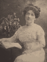 Unbekannter Fotograf - Anastasia Alexandrowna Schirinskaja-Manstein (1912-2009)