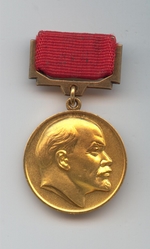Unbekannter Fotograf - Die Leninpreis Medaille