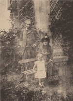Unbekannter Fotograf - Berthe Morisot, ihr Ehemann Eugène Manet und ihre Tochter Julie