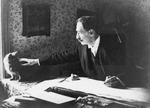 Unbekannter Fotograf - Louis Wain an seinem Zeichentisch