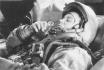Unbekannter Fotograf - Walentina Tereschkowa im Wostok-Raumschiff, Juni 1963