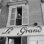 Unbekannter Fotograf - Ernest Hemingway im Hotel Le Grand in Frankreich während des Zweiten Weltkrieges