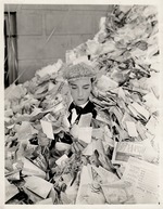 Unbekannter Fotograf - Buster Keaton im Film Der Kameramann (The Cameraman) von Edward Sedgwick