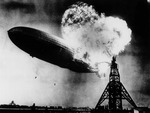 Unbekannter Fotograf - Die Hindenburg-Katastrophe am 6. Mai 1937 in Lakehurst