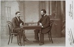 Sdobnow, Dmitri Spiridonowitsch - Michail Tschigorin (1850-1908) und Siegbert Tarrasch (1862-1934) am Brett in Petersburg 1893