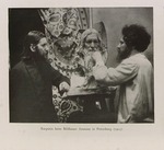 Unbekannter Fotograf - Rasputin beim Bildhauer Naum Aronson in Petersburg