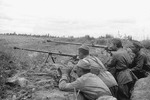Unbekannter Fotograf - Ein Schützengraben der Roten Armee