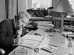 Unbekannter Fotograf - Konstantin Michailowitsch Simonow (1915-1979)