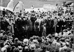 Unbekannter Fotograf - Chamberlain bei der Rückkehr von der Münchner Konferenz, 30. September 1938