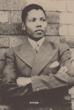 Unbekannter Fotograf - Rolihlahla Mandela im Alter von 19 Jahren, 1937