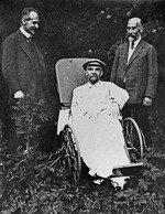 Unbekannter Fotograf - Lenin (Mitte) im Landgut Gorki bei Moskau. Foto seiner letzten Lebenstage