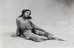 Unbekannter Fotograf - Tamara Karsawina als Echo im Ballett Narcisse von N. Tscherepnin
