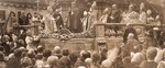 Unbekannter Fotograf - Eidesleistung Karls IV. als König von Ungarn an der Dreifaltigkeitssäule vor der Matthiaskirche in Budapest am 30. Dezember 1916