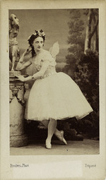 Disdéri, André Adolphe-Eugène - Porträt von Balletttänzerin Marfa Murawjowa (1838-1879) im ballett Diavolina von C. Pugni