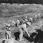 Unbekannter Fotograf - Arbeiter des Chinesischen Arbeitskorps beim Ausheben von Schützengräben in Europa 