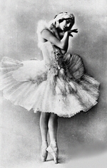 Anonymous - Anna Pavlova in the ballet The Dying Swan by Camille Saint-Saëns