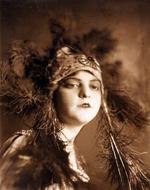 Anonymous - Vera Nemchinova als Golden Bird in the Ballet Russian Fairy Tales