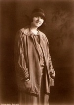 Anonymous - Ballet dancer Vera Karalli in Berlin