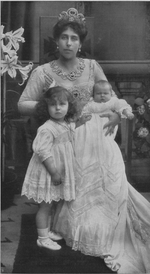 Anonymous - Princess Victoria Melita of Saxe-Coburg and Gotha with her daughters Maria and Kira