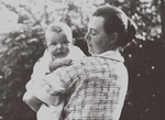 Anonymous - Hilde Mangold (1898-1924) with her baby