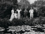 Anonymous - Germaine Hoschedé, Lili Butler, Mme Joseph Durand-Ruel, Georges Durand-Ruel and Claude Monet at the water lily pond in Giverny