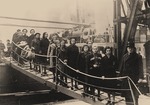 Anonymous - The children of Polish Jews from the region between Germany and Poland on their arrival in London on the Warsaw