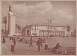 Anonymous - Sculpture of Traktorist and Kolkhoz Woman. Central Pavilion at the All-Union Agricultural Exhibition (VSKhV)