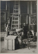 Anonymous - Preparing paintings for evacuation from one of the Italian halls at the Hermitage