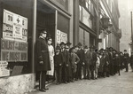 Dobbin, Hamilton Henry - People line outside a store to buy face masks, 1 October 1918
