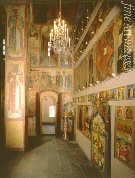 Altrussische Architektur - Interieur mit Ikonostase in der Gewandniederlegungs-Mariä-Kirche im Moskauer Kreml